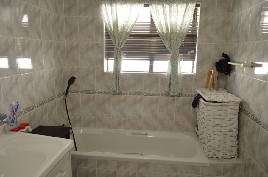3 Bedroom Property for Sale in Heather Park Western Cape